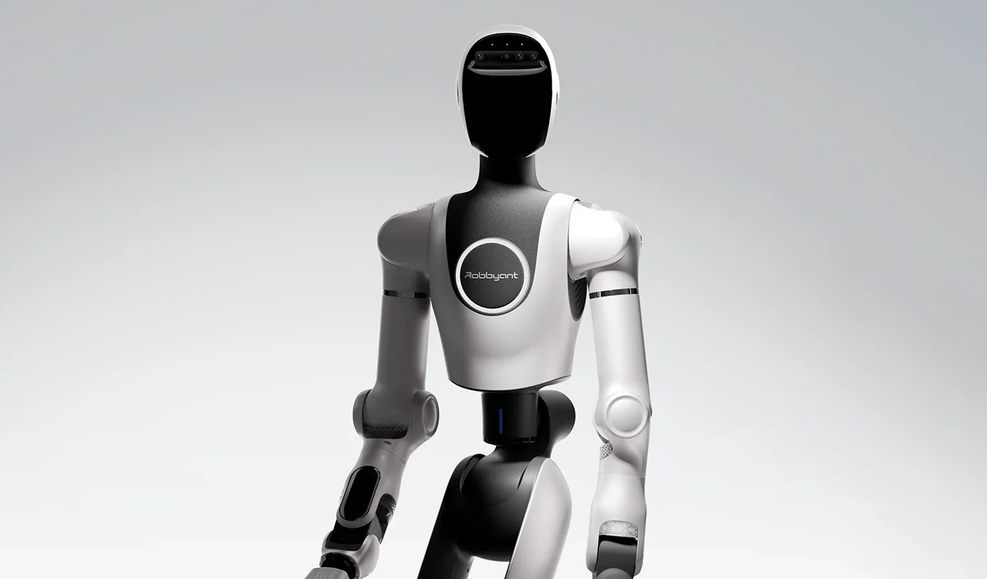 陪伴机器人正面外观与人机交互设计